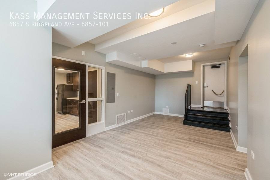 Apartment for rent at 6857 S Ridgeland Ave #101, Chicago, IL 60649