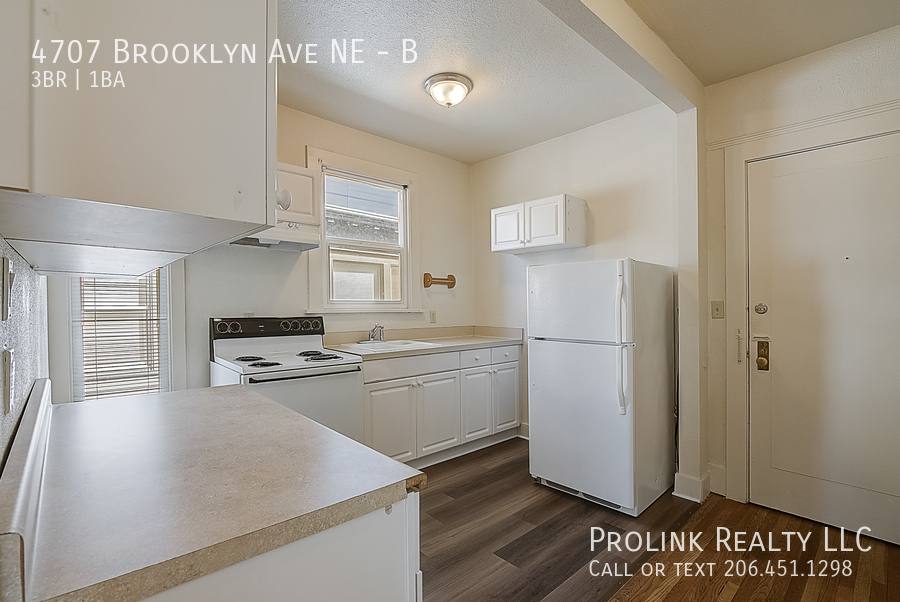Apartment for rent at 4707 Brooklyn Ave NE #B, Seattle, WA 98105