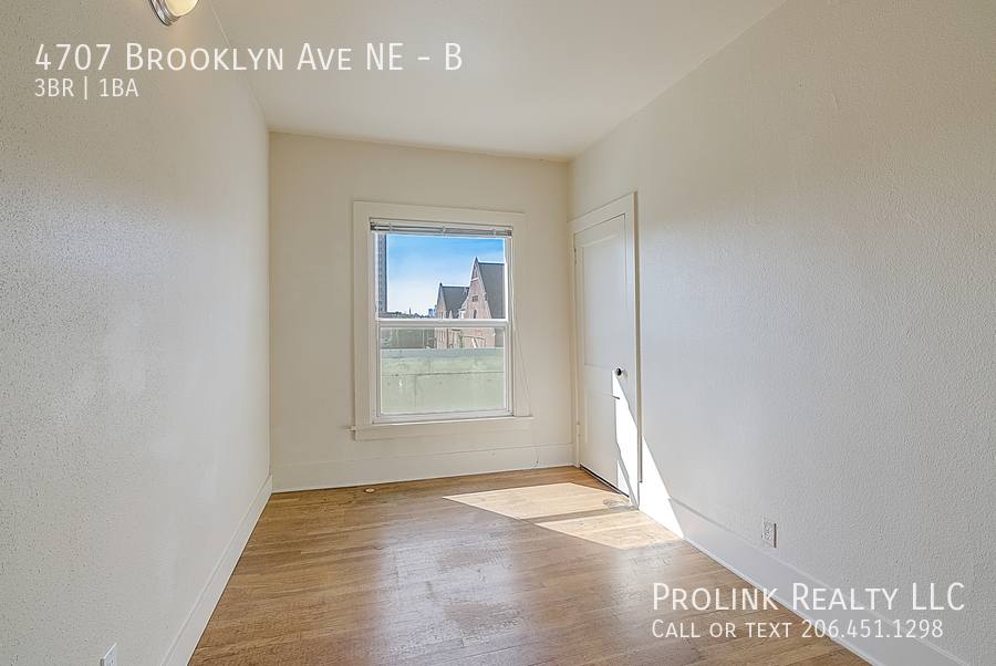 Apartment for rent at 4707 Brooklyn Ave NE #B, Seattle, WA 98105