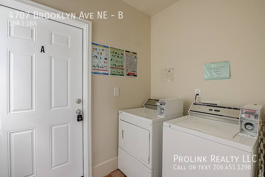Apartment for rent at 4707 Brooklyn Ave NE #B, Seattle, WA 98105
