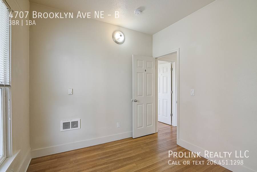 Apartment for rent at 4707 Brooklyn Ave NE #B, Seattle, WA 98105