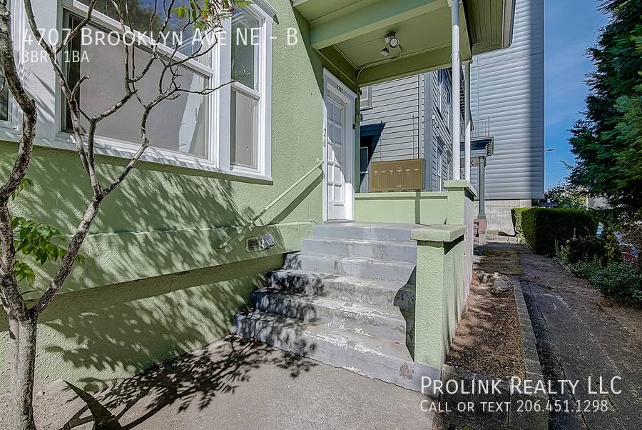 Apartment for rent at 4707 Brooklyn Ave NE #B, Seattle, WA 98105