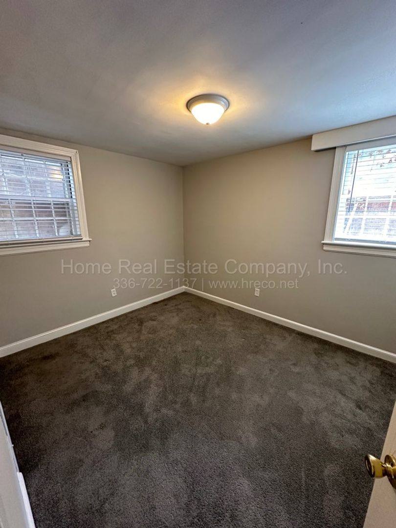 Apartment for rent at 805 W End Blvd, Winston Salem, NC 27101