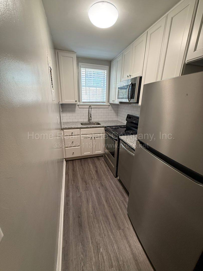 Apartment for rent at 805 W End Blvd, Winston Salem, NC 27101