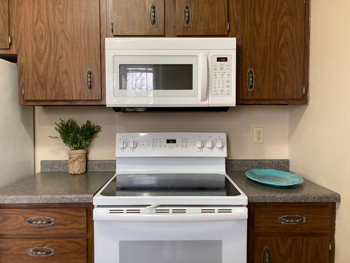 Townhouse for rent at 800 11th St NW, Valley City, ND 58072