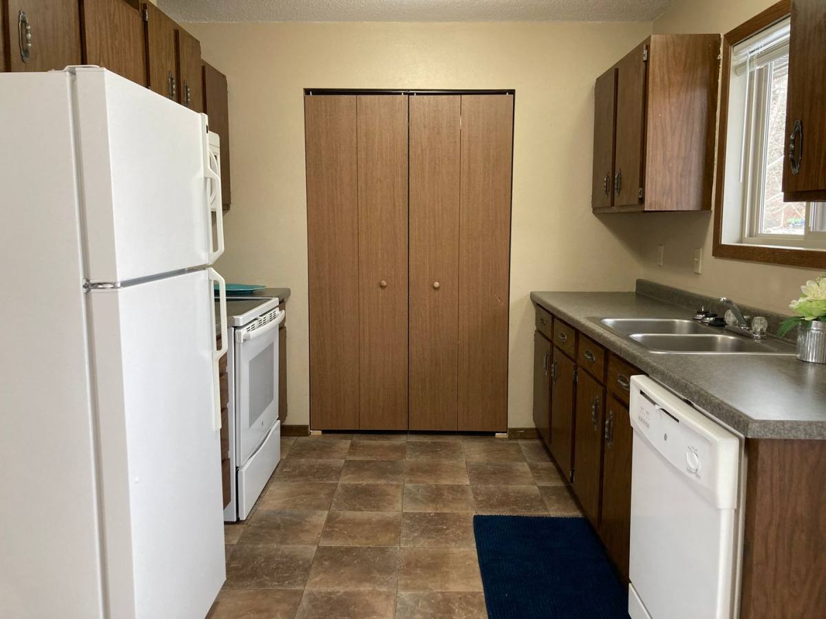 Townhouse for rent at 800 11th St NW, Valley City, ND 58072