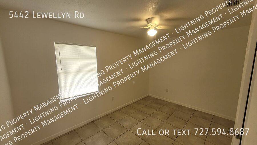 Apartment for rent at 5442 Lewellyn Rd, Lakeland, FL 33810