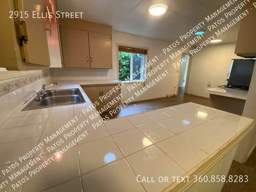 House for rent at 2915 Ellis St, Bellingham, WA 98225
