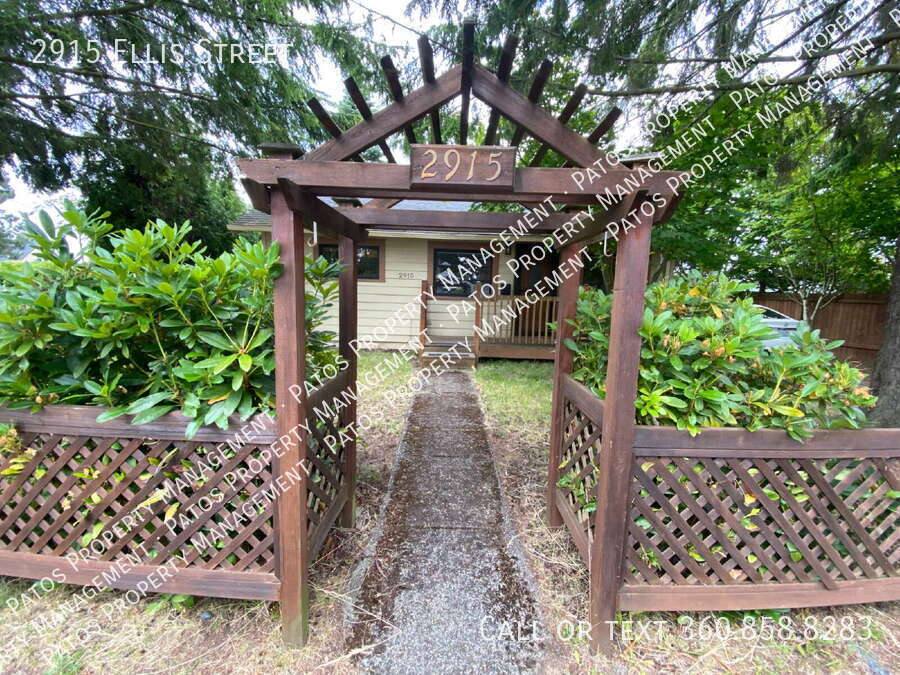House for rent at 2915 Ellis St, Bellingham, WA 98225