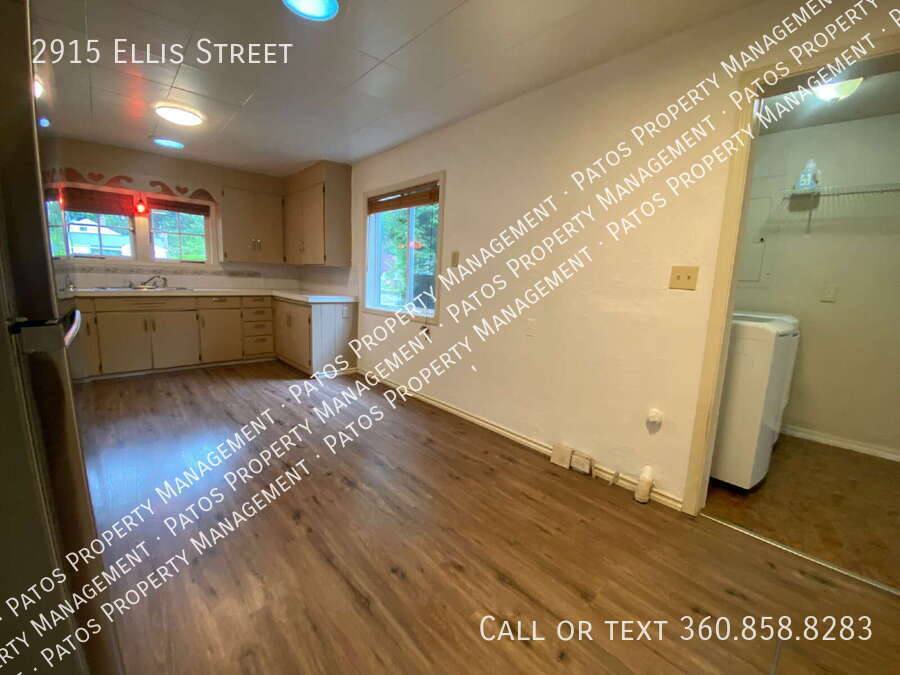 House for rent at 2915 Ellis St, Bellingham, WA 98225