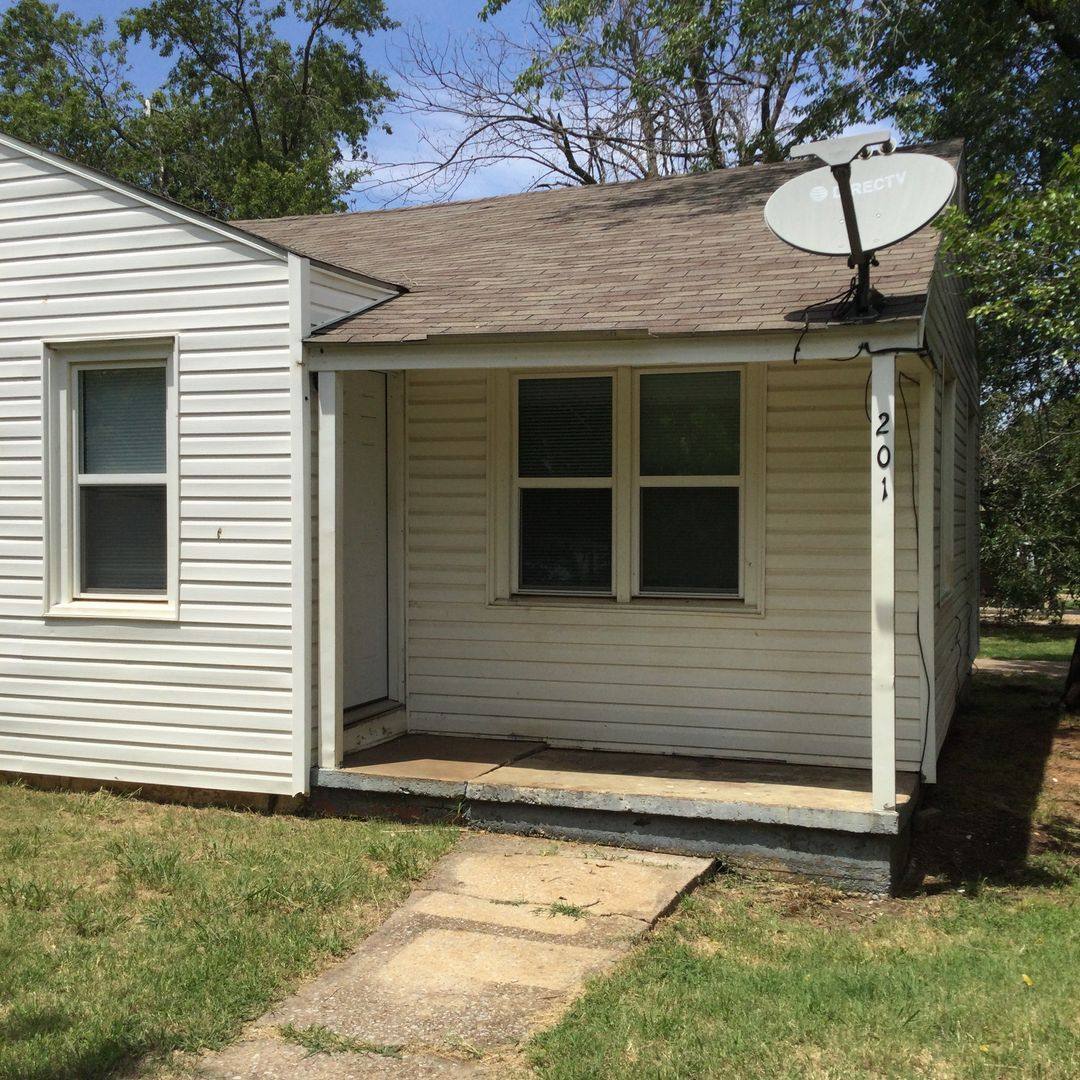House for rent at 201 W Fairchild Dr, Oklahoma City, OK 73110