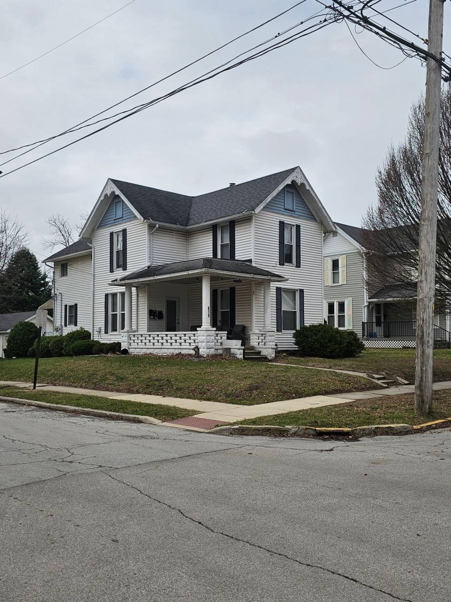 Apartment for rent at 619 Wallace, Bowling Green, OH 43402