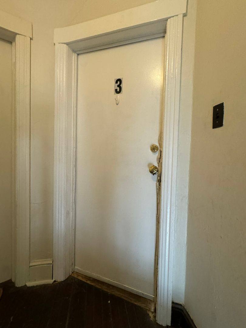 Apartment for rent at 253-255 Frederick St, Hagerstown, MD 21740