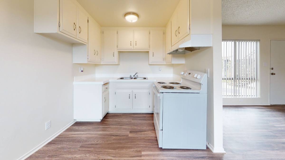 Apartment for rent at 14800 S Berendo Ave, Gardena, CA 90247