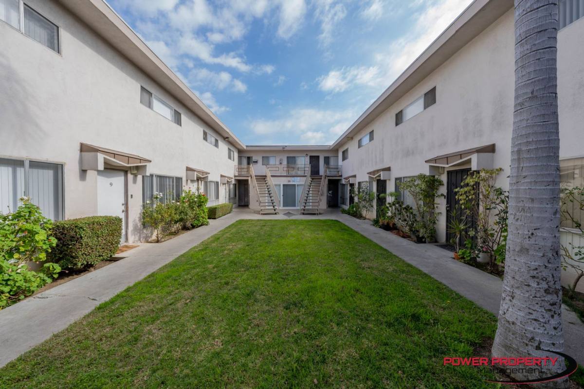 Apartment for rent at 14800 S Berendo Ave, Gardena, CA 90247
