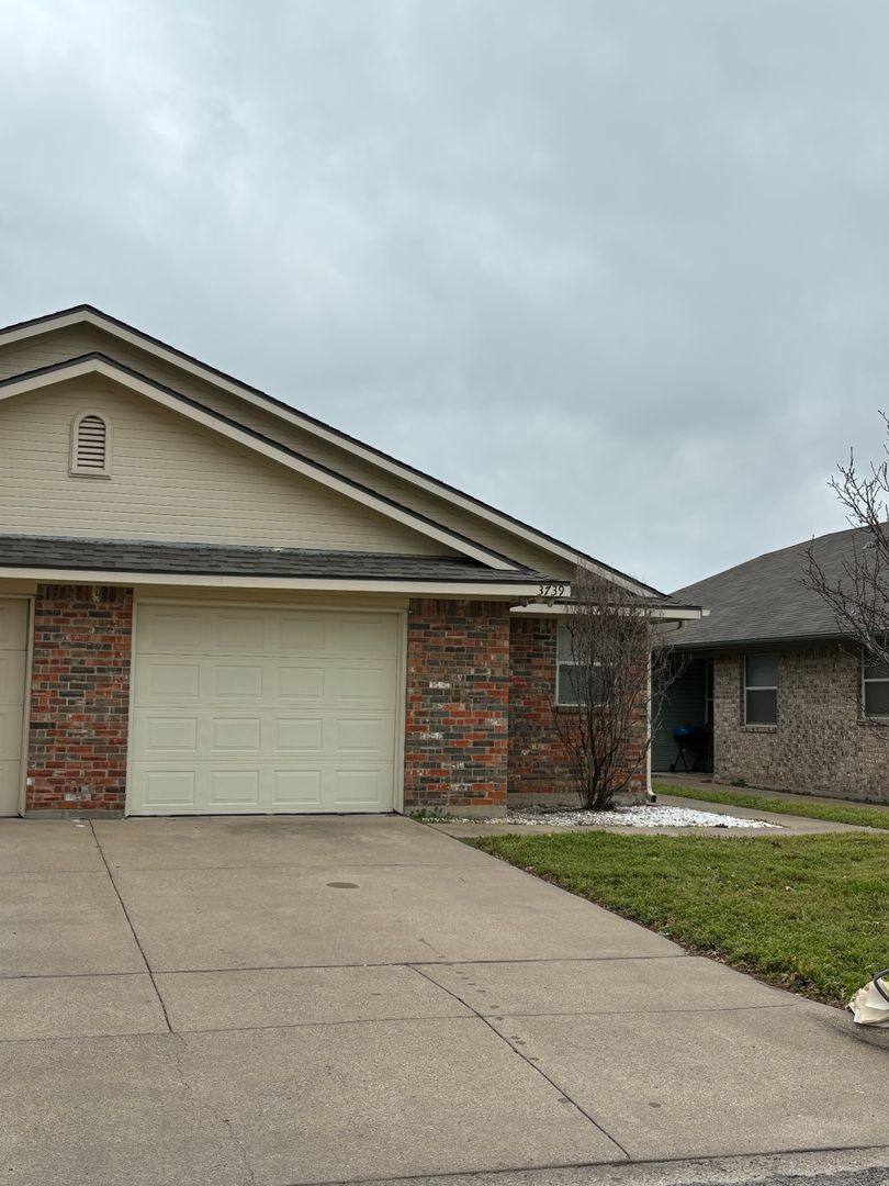 House for rent at 3739 Hulen Park Circle, Fort Worth, TX 76123