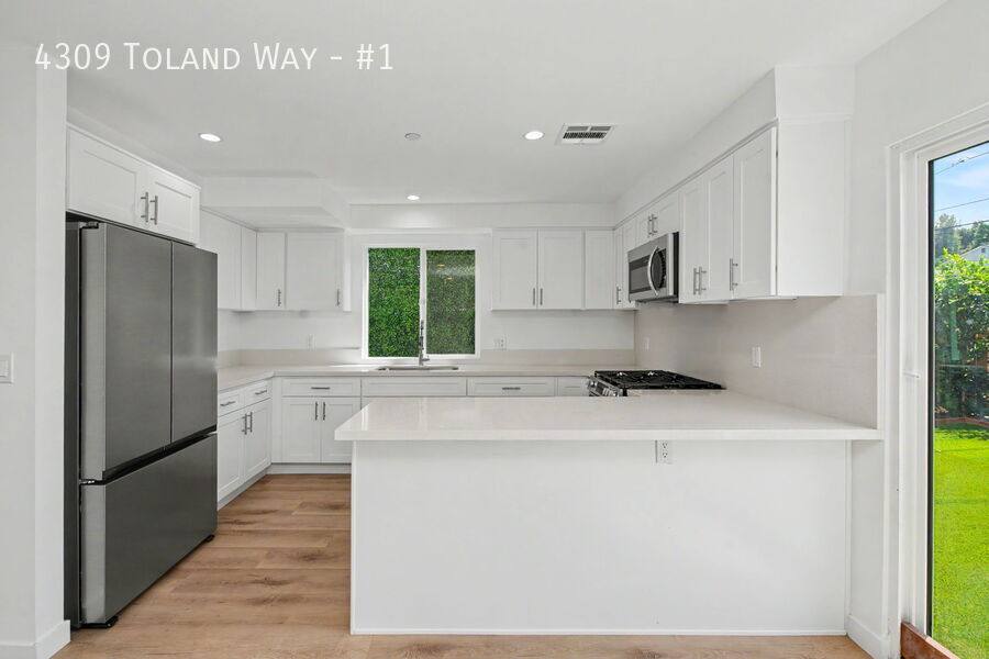 Townhouse for rent at 4309 Toland Way #1, Los Angeles, CA 90041