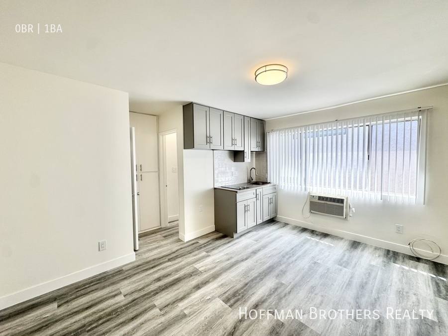 Apartment for rent at 15938 Vanowen St #11, Van Nuys, CA 91406