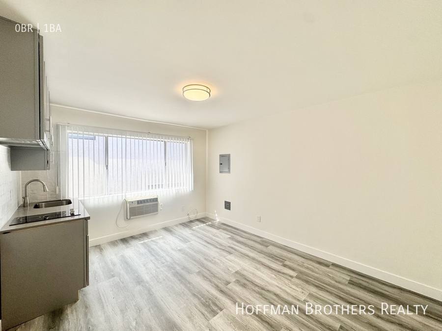 Apartment for rent at 15938 Vanowen St #11, Van Nuys, CA 91406