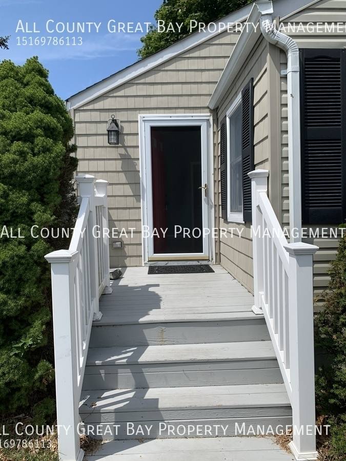 House for rent at 41 Shaber Ave, Patchogue, NY 11772