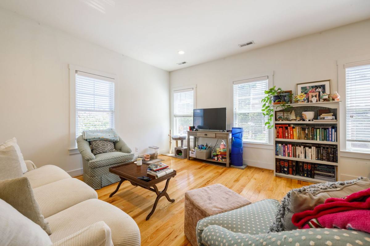 Apartment for rent at 408 N Robinson, Richmond, VA 23220