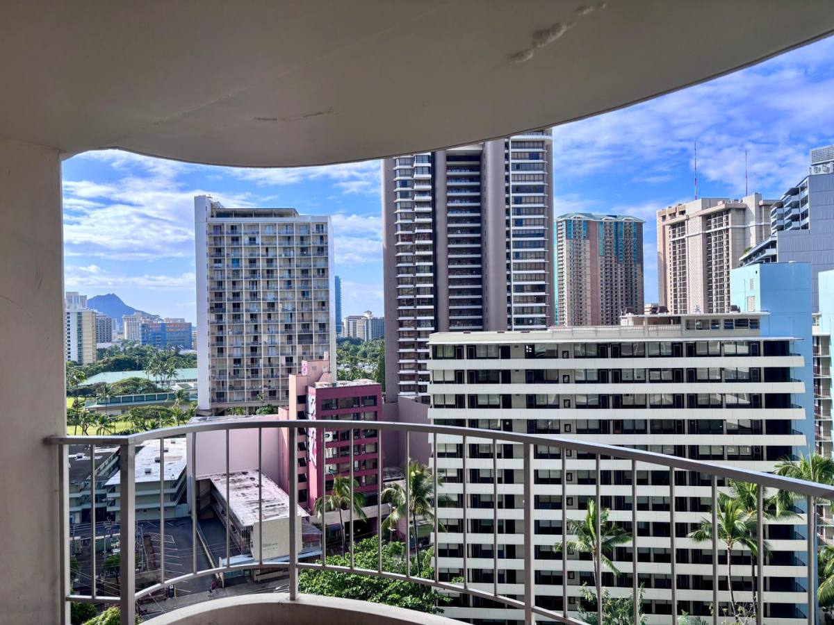 Apartment for rent at 469 Ena Rd, Honolulu, HI 96815