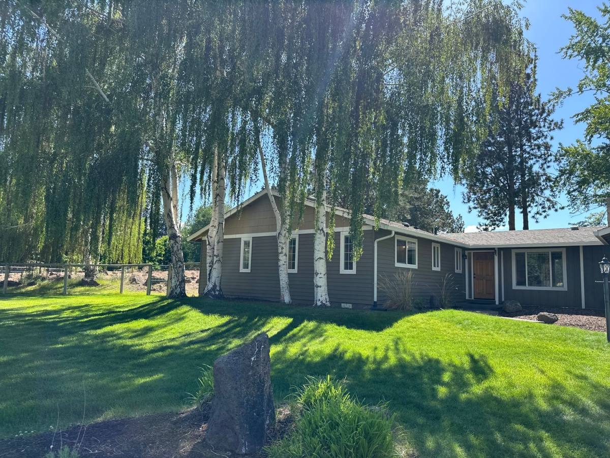 House for rent at 21700 Stud Court, Bend, OR 97702
