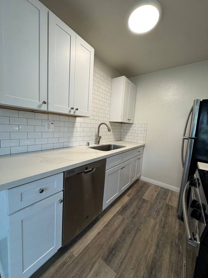 Apartment for rent at 12240 Pacific Ave, Los Angeles, CA 90066