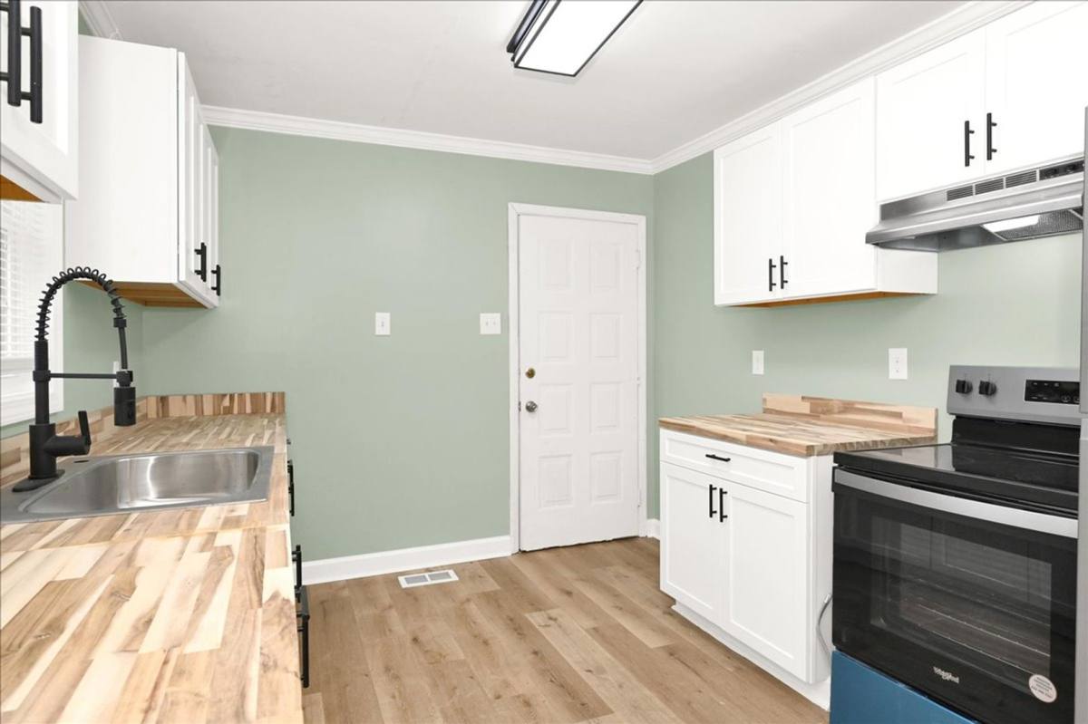 House for rent at 216 13th Ave SW, Decatur, AL 35601