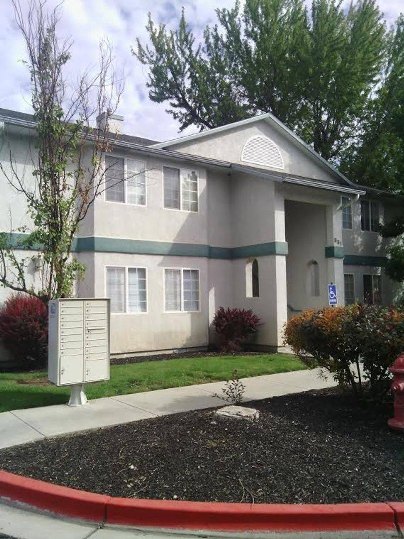 Apartment for rent at 353 S Meridian Rd #101, Meridian, ID 83642