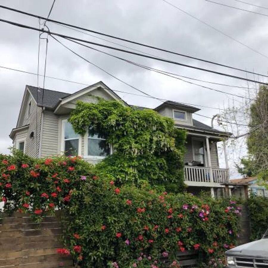 Apartment for rent at 828 Milton St, Oakland, CA 94607