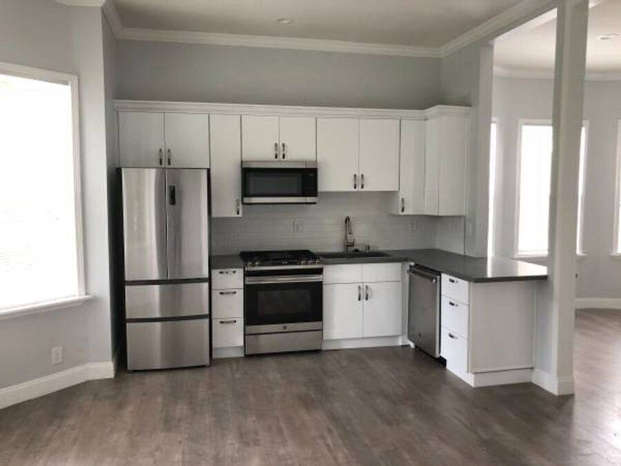 Apartment for rent at 828 Milton St, Oakland, CA 94607
