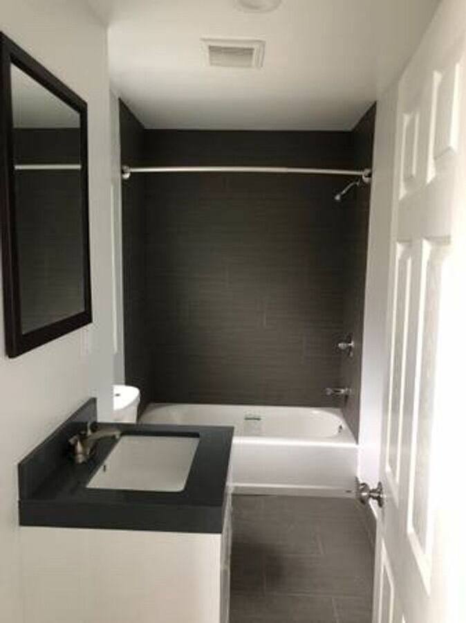 Apartment for rent at 828 Milton St, Oakland, CA 94607