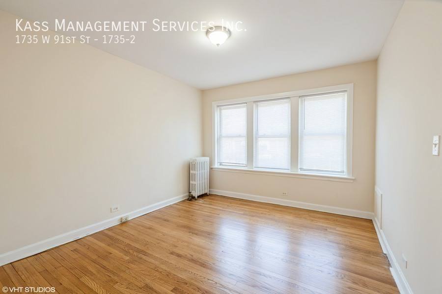 Apartment for rent at 1735 W 91st St #2, Chicago, IL 60620