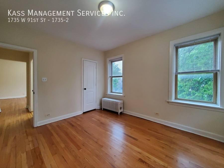 Apartment for rent at 1735 W 91st St #2, Chicago, IL 60620