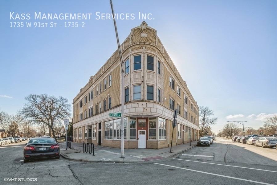 Apartment for rent at 1735 W 91st St #2, Chicago, IL 60620