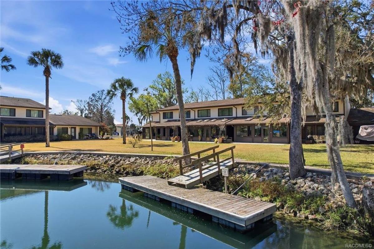 Condo for rent at 1637 SE Paradise Circle, Crystal River, FL 34429