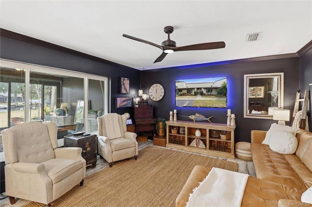 Condo for rent at 1637 SE Paradise Circle, Crystal River, FL 34429