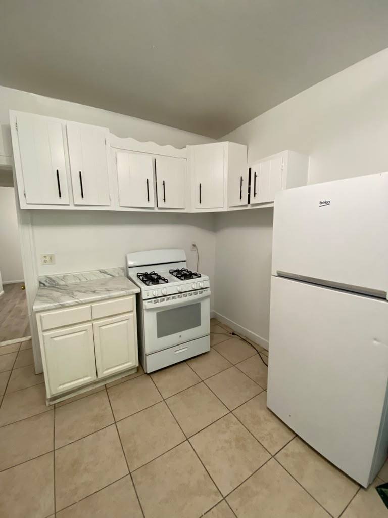 Apartment for rent at 349 Walnut St #2R, Yonkers, NY 10701