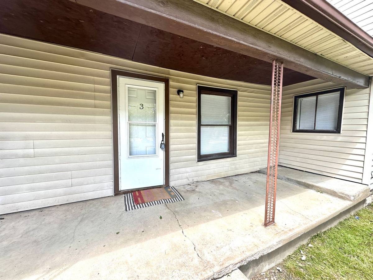 Apartment for rent at 304 N Webb, Webb City, MO 64870