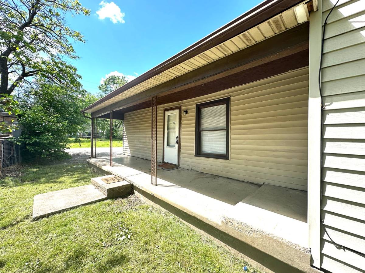 Apartment for rent at 304 N Webb, Webb City, MO 64870