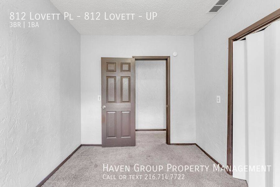 Apartment for rent at 812 Lovett Place #812 Lovett-Up, Lorain, OH 44052