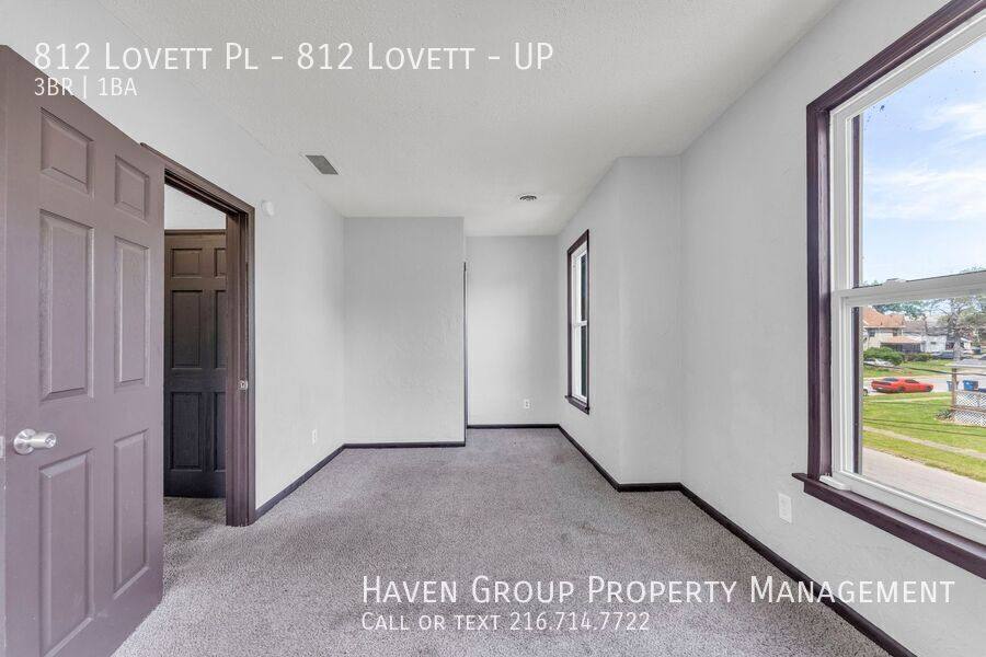 Apartment for rent at 812 Lovett Place #812 Lovett-Up, Lorain, OH 44052