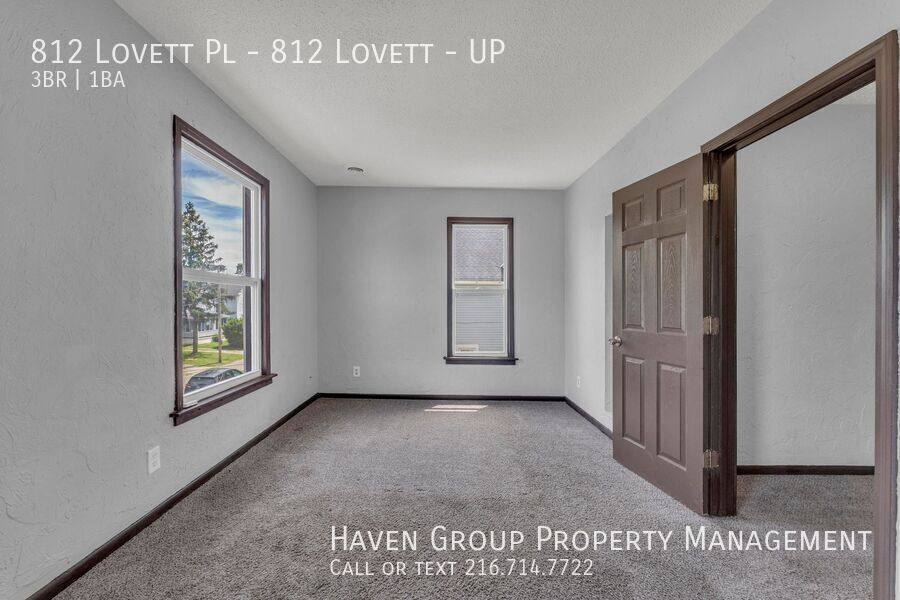 Apartment for rent at 812 Lovett Place #812 Lovett-Up, Lorain, OH 44052