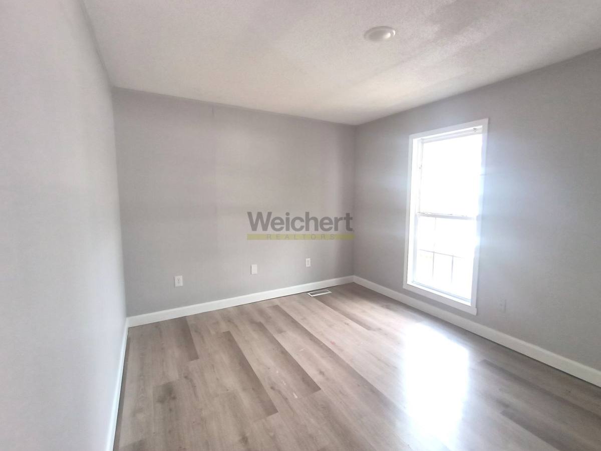 Apartment for rent at 106 N 7th St, Paragould, AR 72450