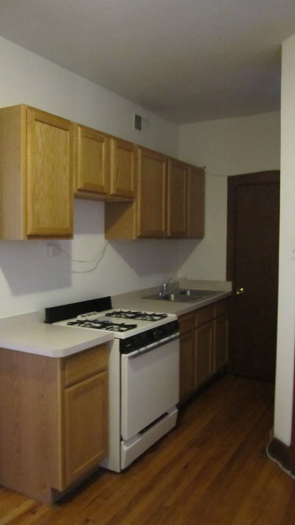 Apartment for rent at 4048-58 N Sheridan Rd, Chicago, IL 60613