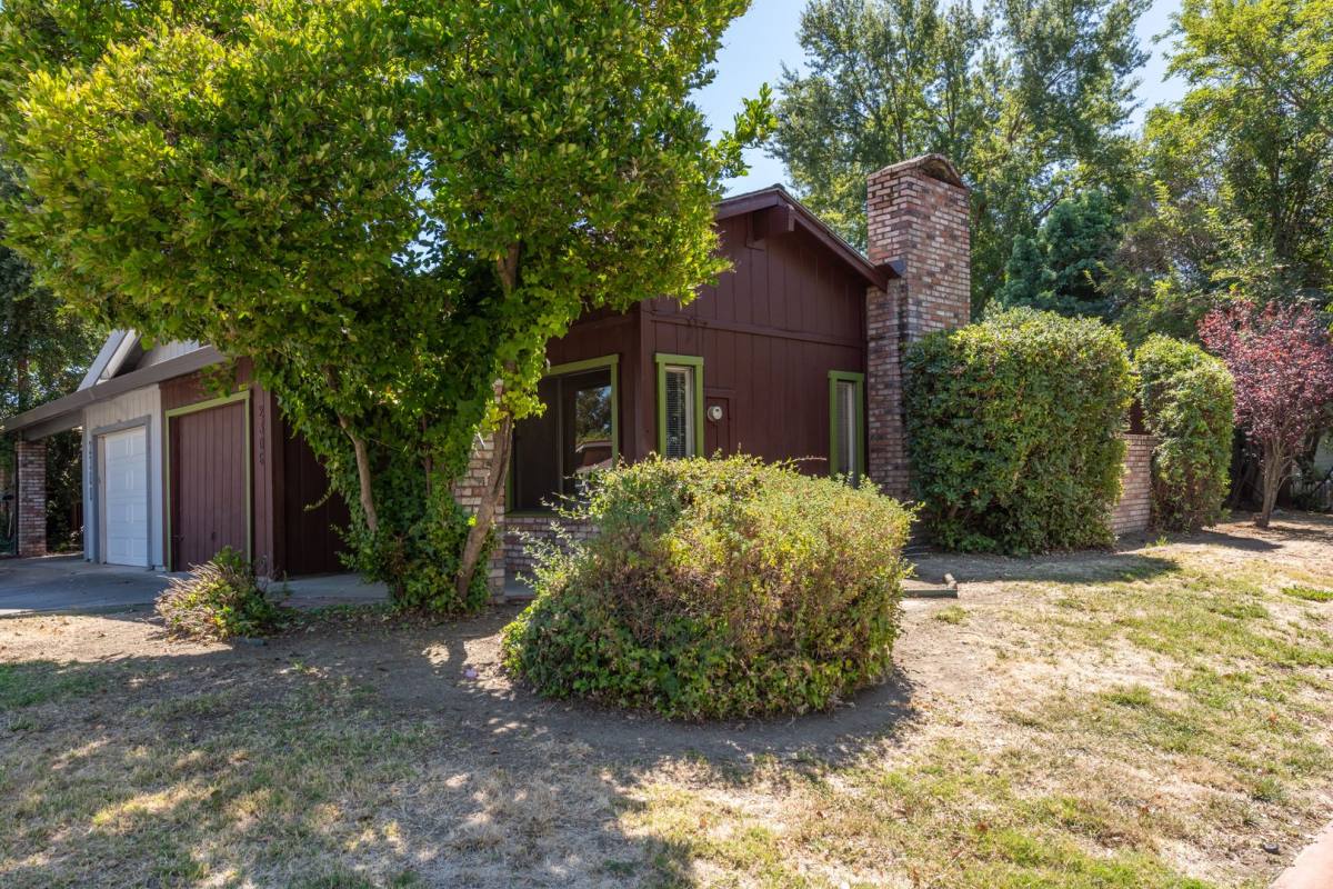 House for rent at 2306 E 8th St, Davis, CA 95618