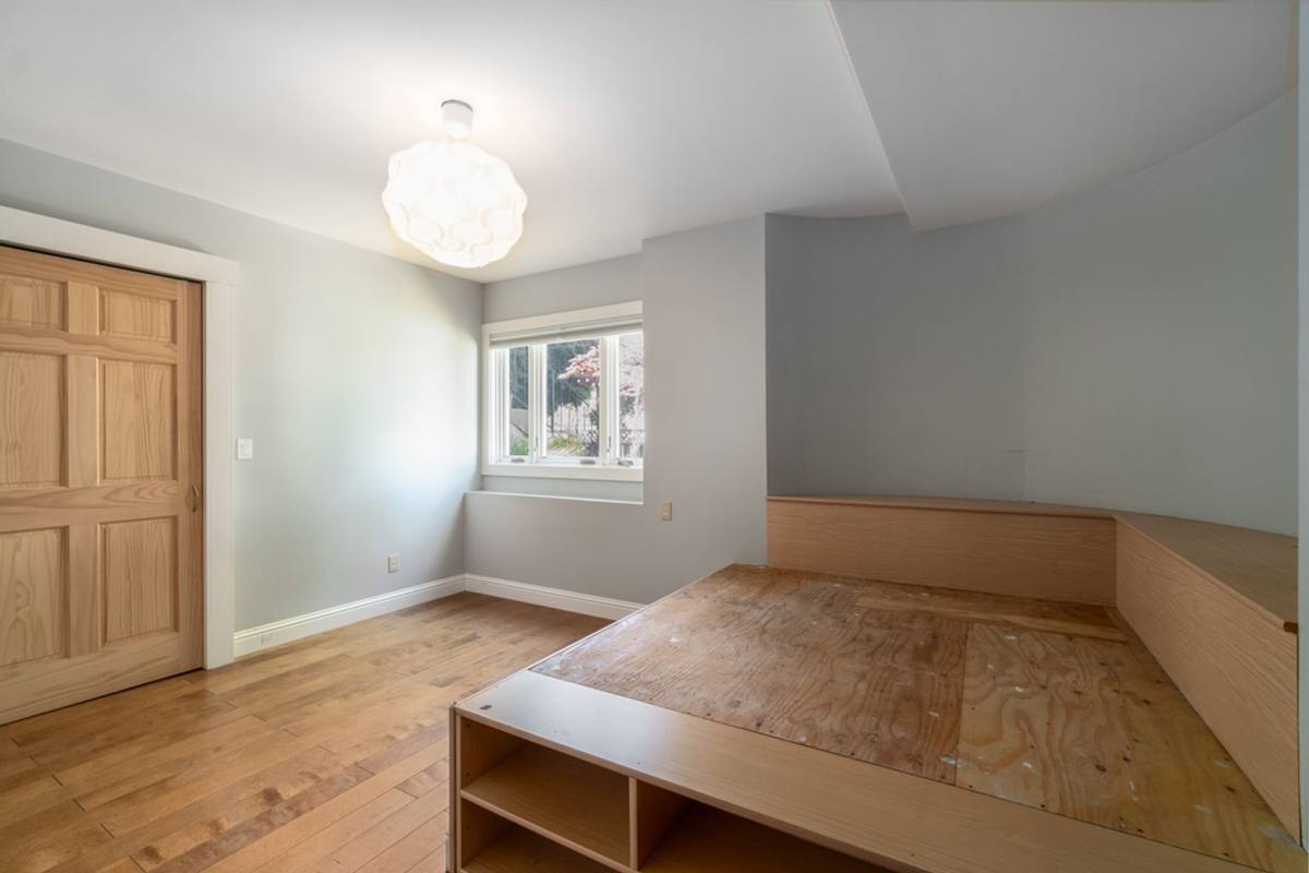 Apartment for rent at 2163 Alameda Ave, Alameda, CA 94501