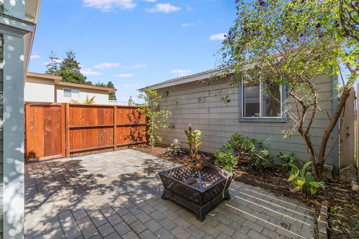 Apartment for rent at 2163 Alameda Ave, Alameda, CA 94501
