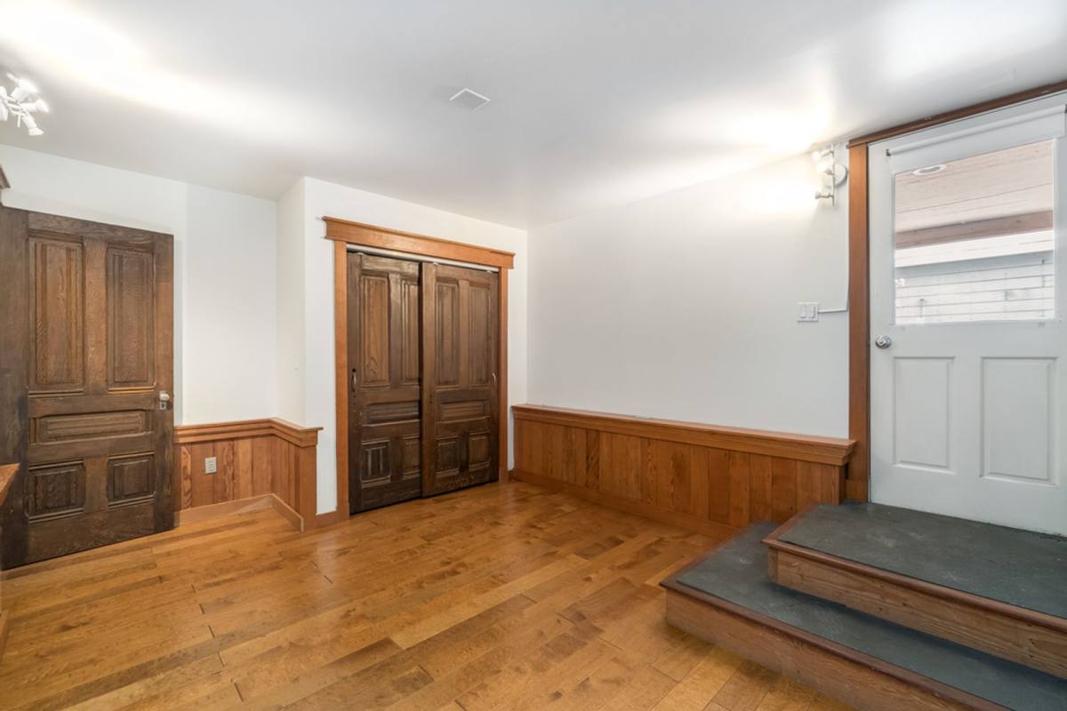 Apartment for rent at 2163 Alameda Ave, Alameda, CA 94501